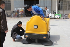 如何挑選合格的掃地車廠家