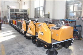 電動掃地機(jī)供不應(yīng)求暢銷不斷 電動掃地機(jī)供不應(yīng)求暢銷不斷