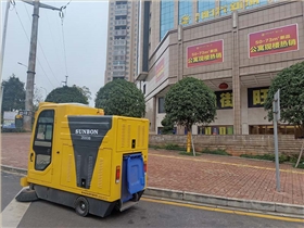 夏季即將來臨，駕駛式掃地車為環(huán)衛(wèi)工減輕勞動強度