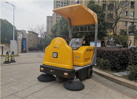 電動掃地車改善老小區(qū)環(huán)境衛(wèi)生 電動掃地車改善老小區(qū)環(huán)境衛(wèi)生