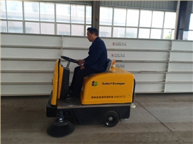 小型電動掃地車進(jìn)駐天津恒基環(huán)境工程 小型電動掃地車進(jìn)駐天津恒基環(huán)境工程