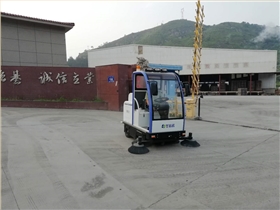 圣倍諾電動掃地車為工廠提供清潔方案 圣倍諾電動掃地車為工廠提供清潔方案