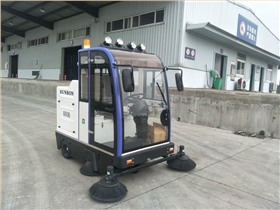 “神”助功！江蘇復(fù)工企業(yè)用洗地機(jī),掃地車,高壓沖洗車“硬核”消毒