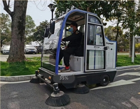駕駛式電動掃地車可清掃那些路面？