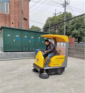 電動三輪掃地車
