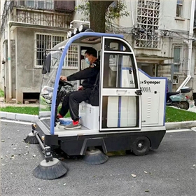 電動(dòng)駕駛式掃地機(jī) 電動(dòng)駕駛式掃地機(jī)