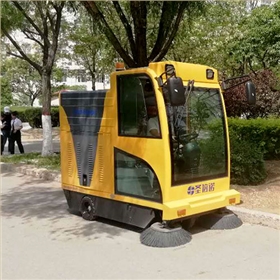 春天景區(qū)保潔用什么樣的電動(dòng)清掃車 春天景區(qū)保潔用什么樣的電動(dòng)清掃車