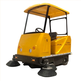 驅(qū)動(dòng)式電動(dòng)清掃車