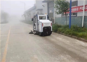 2000A電動(dòng)掃地機(jī)進(jìn)駐四川涼山某稀土資源公司 2000A電動(dòng)掃地機(jī)進(jìn)駐四川涼山某稀土資源公司