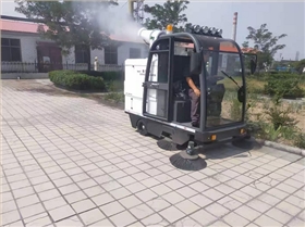 電動道路清掃車多少錢一臺 電動道路清掃車多少錢一臺