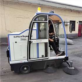 電動(dòng)駕駛掃地車