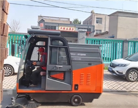 電動(dòng)清掃車