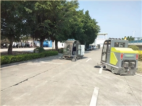 哪些企業(yè)適合用小型掃地機(jī)