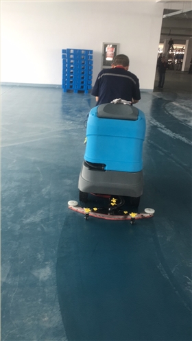 車間灰塵大 可以用洗地機(jī)清洗嗎 車間灰塵大 可以用洗地機(jī)清洗嗎