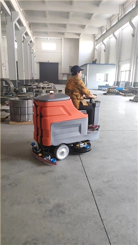 小型清掃車在食品車間的應(yīng)用優(yōu)勢(shì) 小型清掃車在食品車間的應(yīng)用優(yōu)勢(shì)