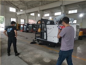 電動清掃車如何防止清掃過程中的灰塵 電動清掃車如何防止清掃過程中的灰塵