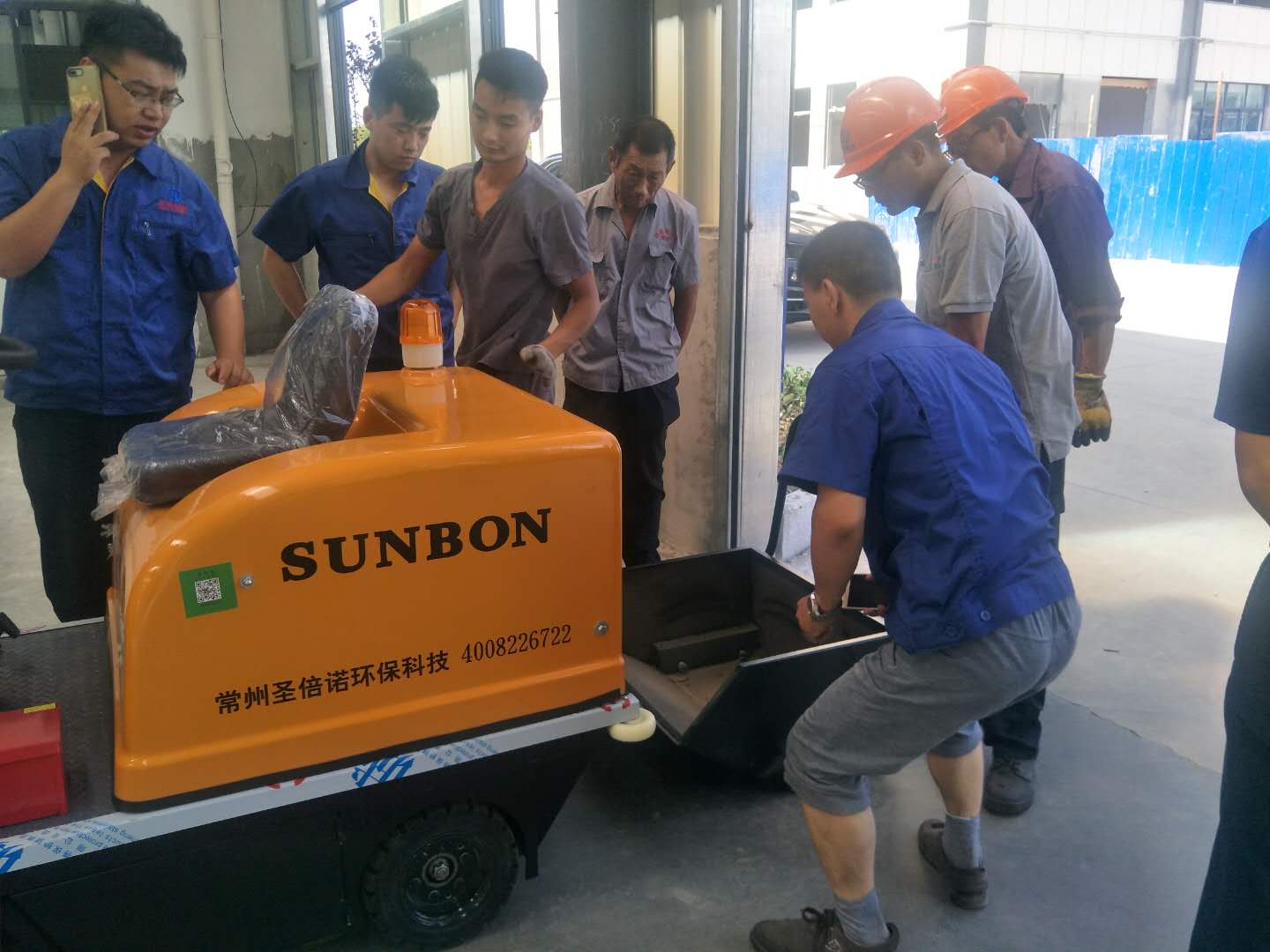 小型車間掃地機順利交付—泰興客戶見證 小型車間掃地機順利交付—泰興客戶見證