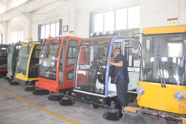 電動掃地車改變了傳統(tǒng)清潔模式 電動掃地車改變了傳統(tǒng)清潔模式
