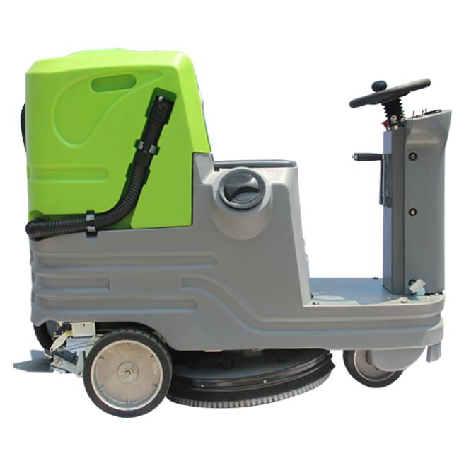 車庫保潔推薦駕駛式洗地機(jī)