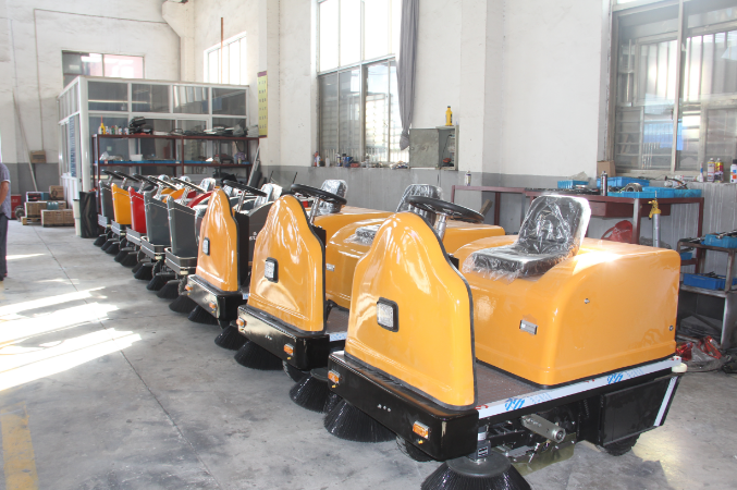小型電動(dòng)掃地車讓春節(jié)期間招工不再難