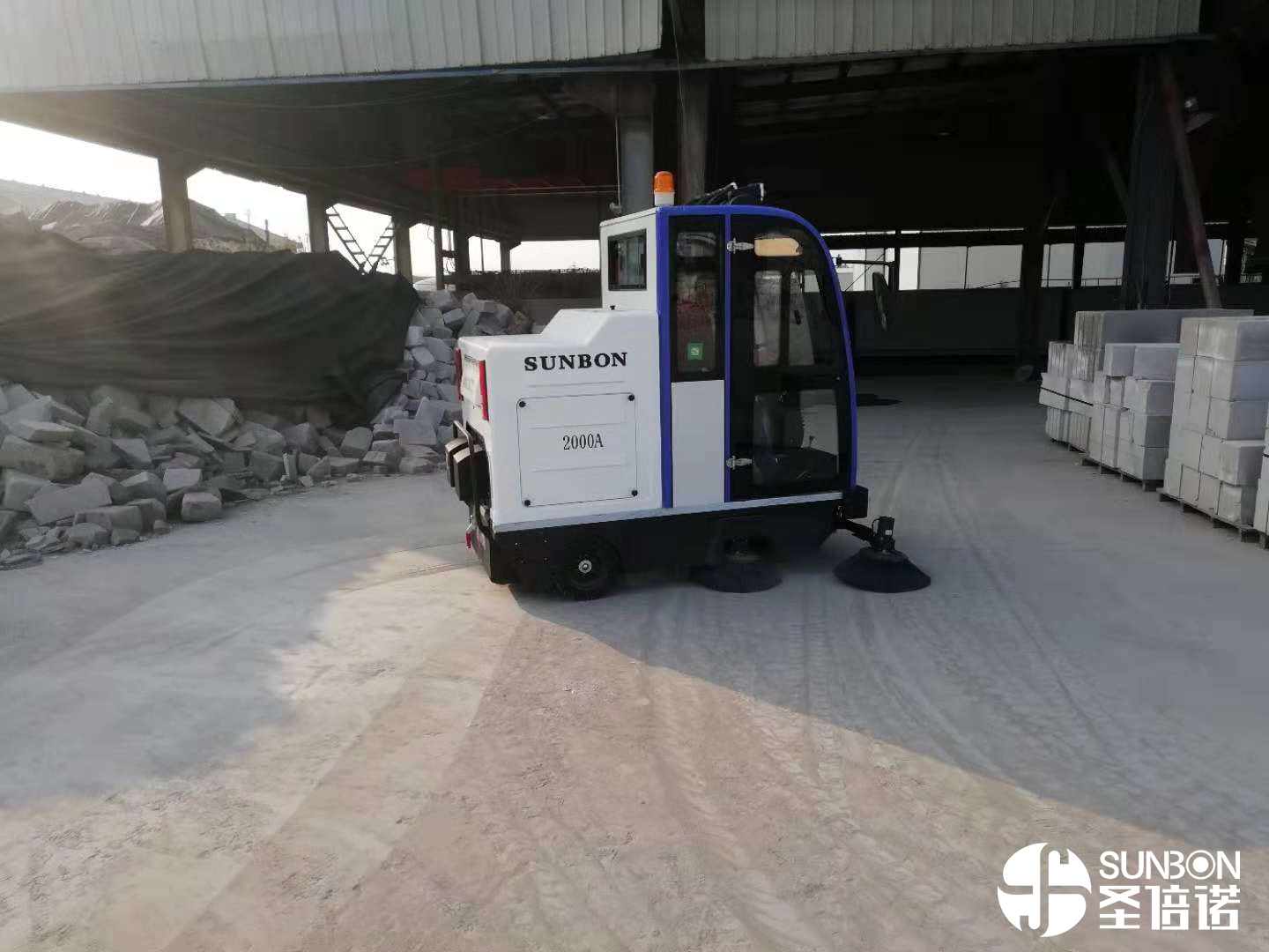 電動(dòng)掃地車為建材廠提供清潔方案 電動(dòng)掃地車為建材廠提供清潔方案