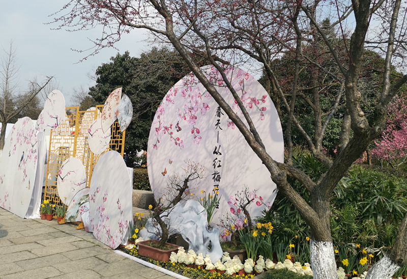 踏青時節(jié)，電動掃地機解決景區(qū)環(huán)境堪憂問題