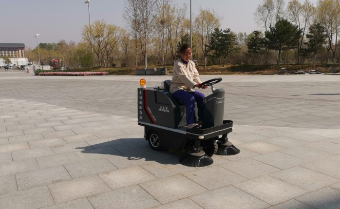 小型電動(dòng)掃地車走進(jìn)2019北京世園會(huì) 小型電動(dòng)掃地車走進(jìn)2019北京世園會(huì)