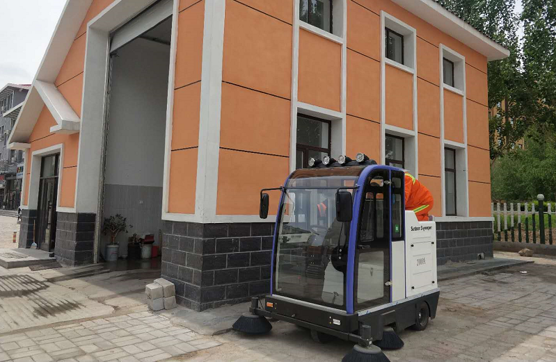 電動(dòng)掃地車(chē)在重金屬冶煉廠的應(yīng)用 電動(dòng)掃地車(chē)在重金屬冶煉廠的應(yīng)用