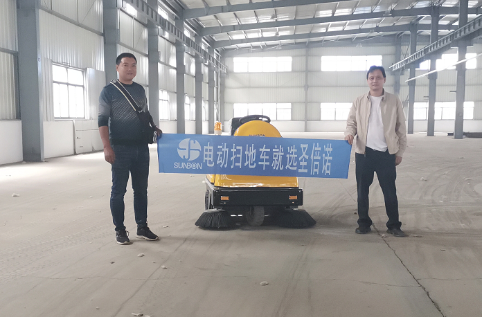 工業(yè)掃地車助力無(wú)錫絲桿廠開(kāi)荒保潔 工業(yè)掃地車助力無(wú)錫絲桿廠開(kāi)荒保潔