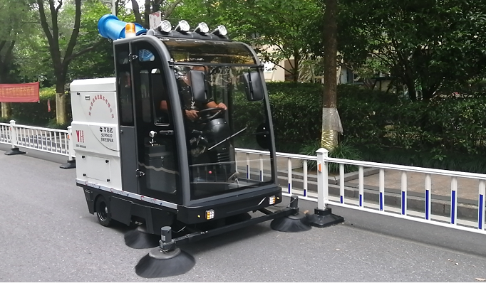 又一家化工企業(yè)采購霧炮掃地車