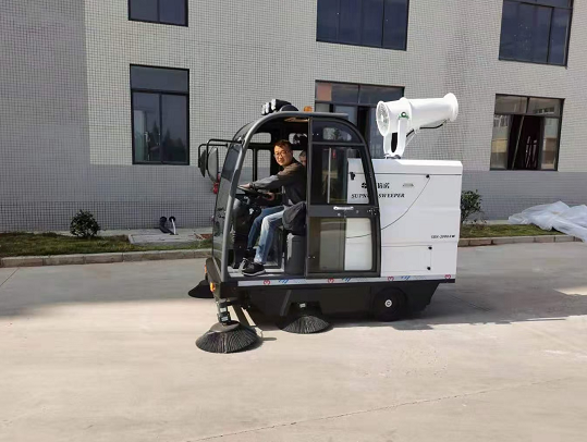 廣東某科技公司采購電動(dòng)清掃車助力廠區(qū)清潔