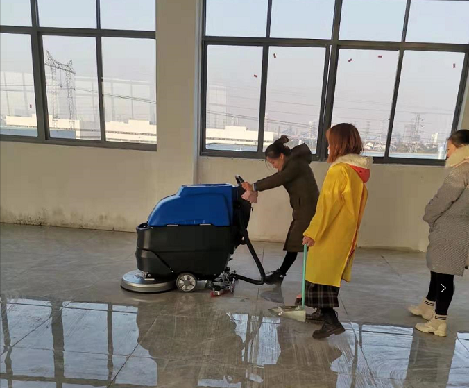 手推式洗地機(jī)580交付常州某展覽器材公司 手推式洗地機(jī)580交付常州某展覽器材公司