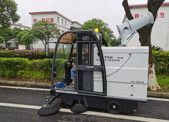 全封閉式清掃車 全封閉式清掃車