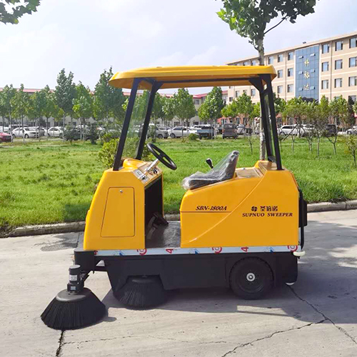 電動(dòng)掃地車 電動(dòng)掃地車