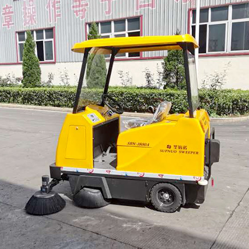 電瓶式掃地車節(jié)省人力物力，深受各行業(yè)青睞