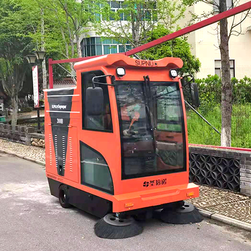小型電動清掃車應用鄉(xiāng)村建設非常重要