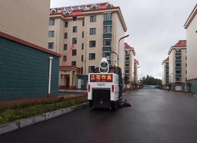 2000AW電動掃地車順利交付淄博某新農(nóng)村 2000AW電動掃地車順利交付淄博某新農(nóng)村