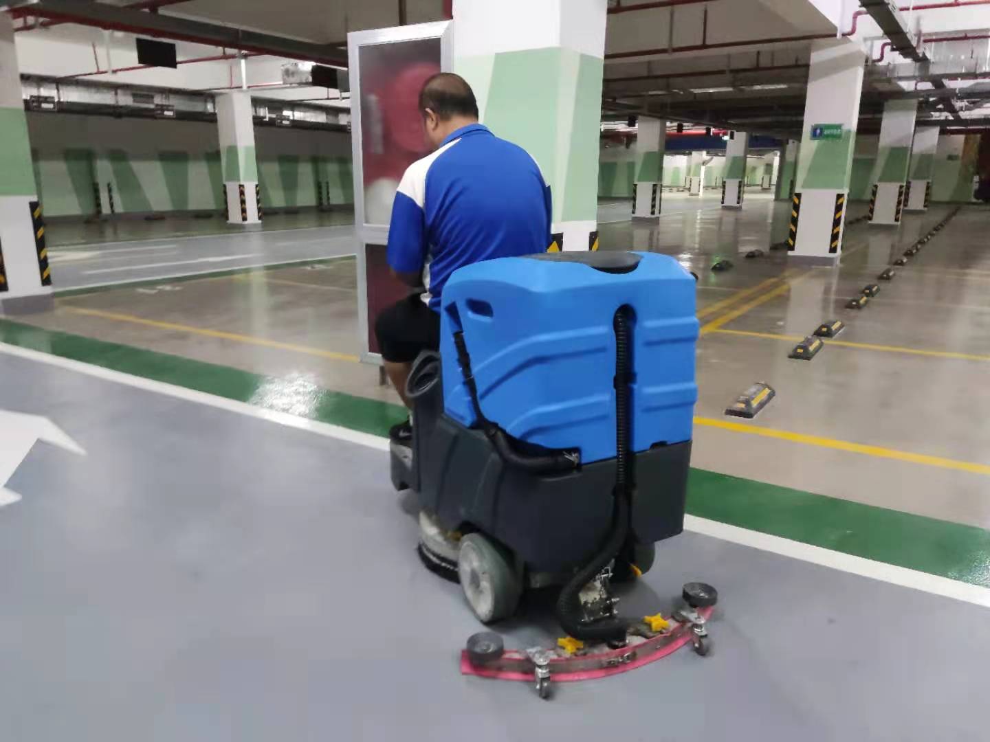 機(jī)場選擇什么類型的洗地機(jī) 機(jī)場選擇什么類型的洗地機(jī)