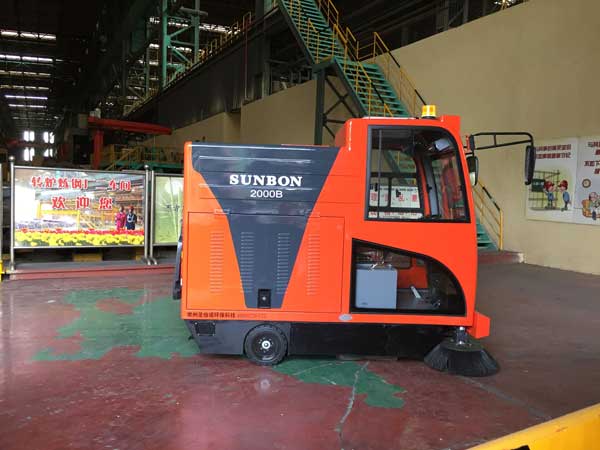 駕駛式清掃車在鋼鐵廠中的應(yīng)用 駕駛式清掃車在鋼鐵廠中的應(yīng)用