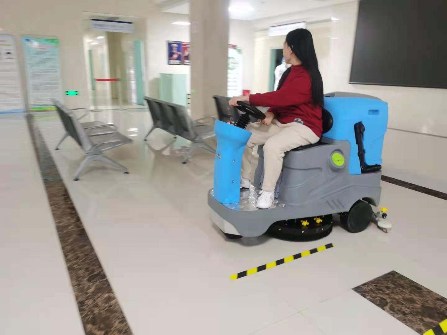 電動洗地機逐漸成為清潔行業(yè)的重要應用設備 電動洗地機逐漸成為清潔行業(yè)的重要應用設備