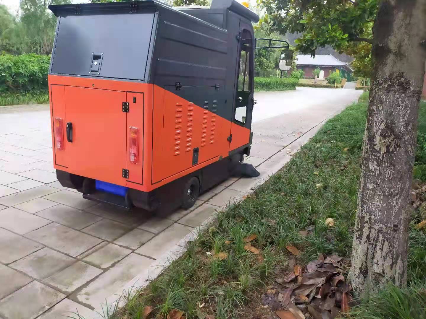 這是大多數(shù)買家選擇使用電動(dòng)掃地車的重要原因之一