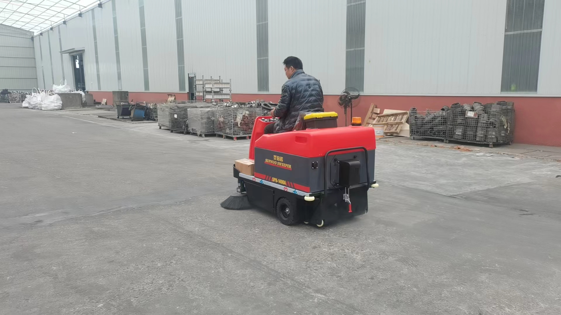 小型道路掃地車報(bào)價(jià)為什么差距這么大？