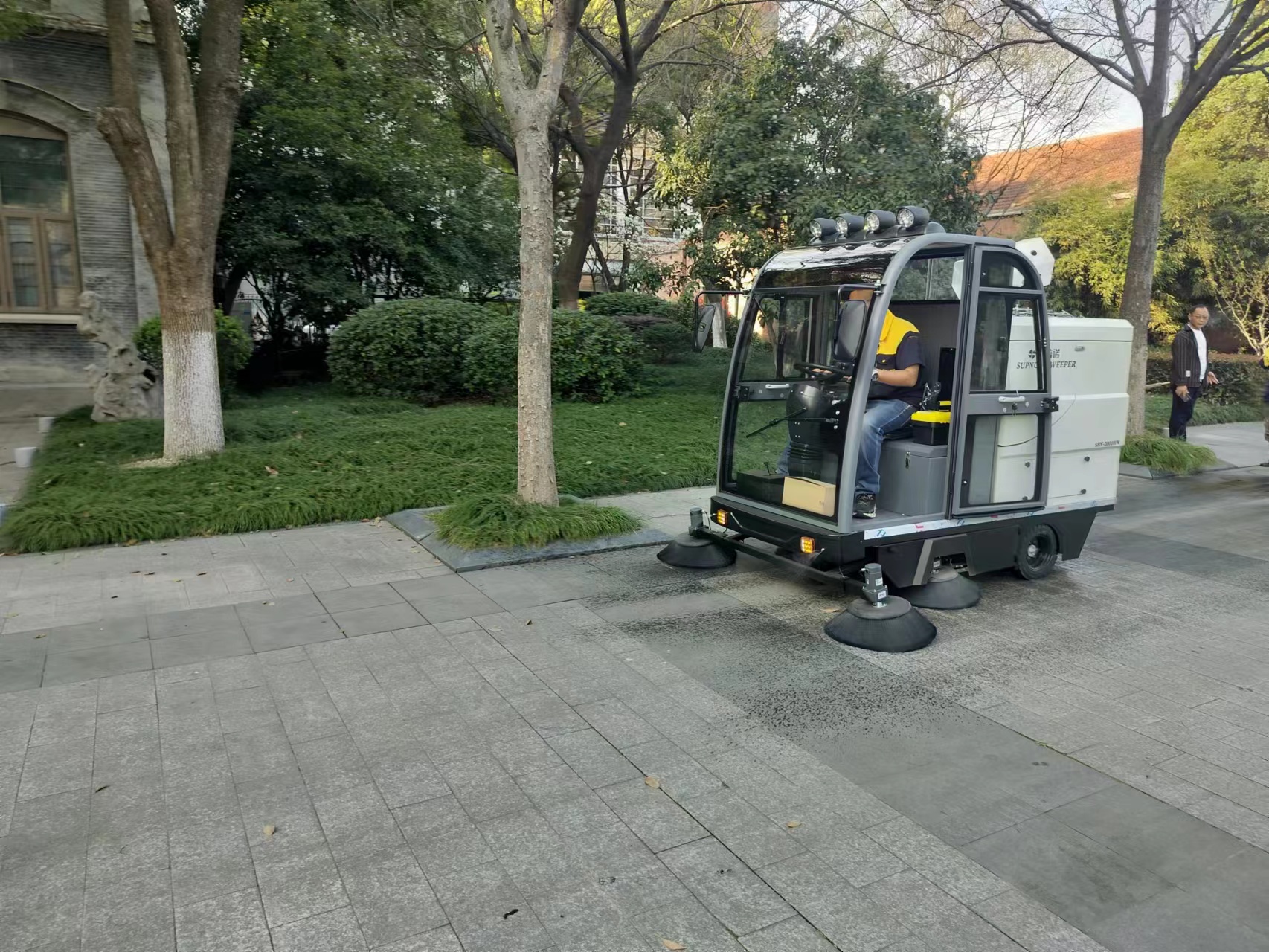 環(huán)衛(wèi)電動掃地車：省事又省力的清潔利器！
