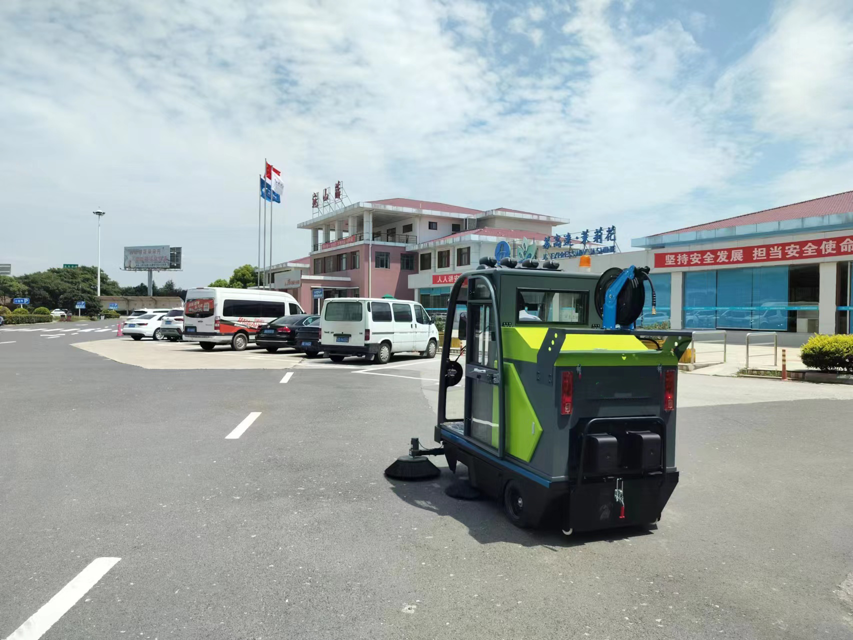 全封閉掃地車 全封閉掃地車