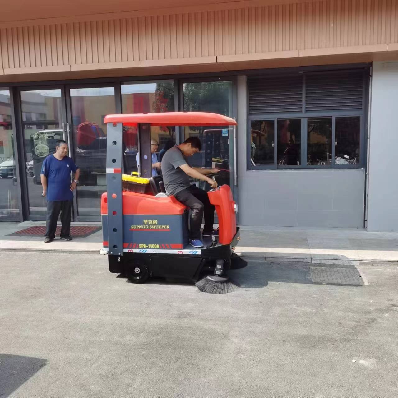 車間庫(kù)房清掃車的重要性與應(yīng)用